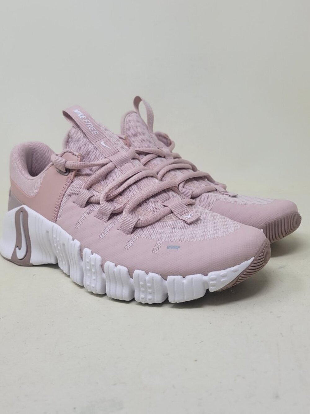 Women's Size 7 Nike Free Metcon 5 Pink Oxford White DV3950-600